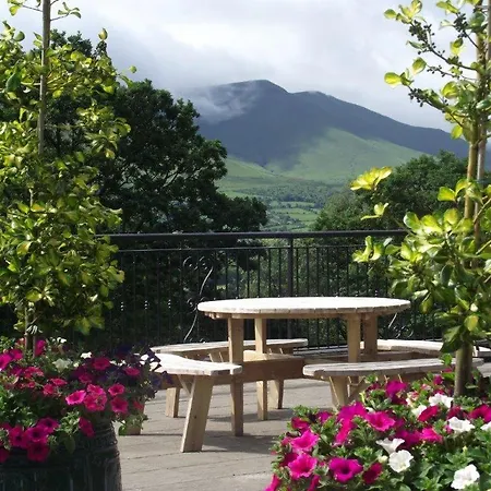 House & Ξενοδοχείο 3*