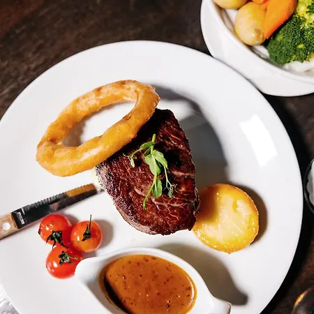 Ξενοδοχείο House &